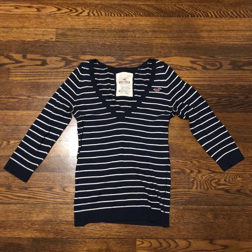 HOLLISTER V-Neck 3/4 Sleeve Striped Sweater - Medium